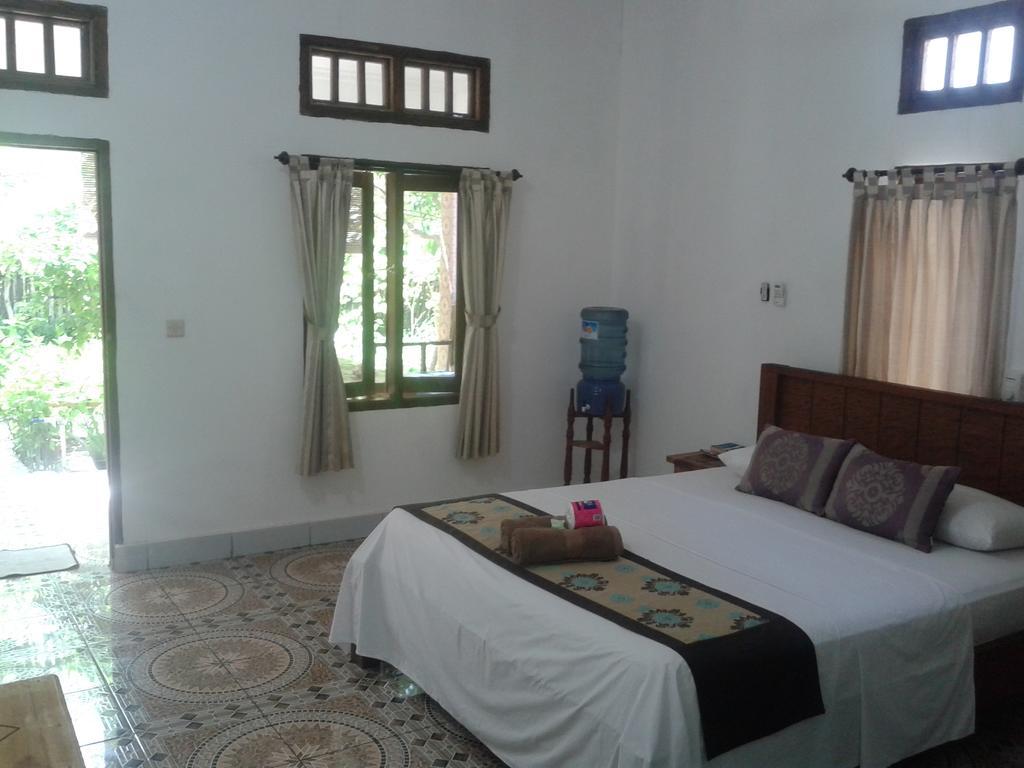 Putri Homestay Gili Meno Exterior foto