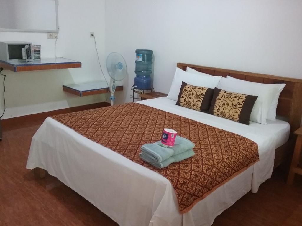 Putri Homestay Gili Meno Exterior foto