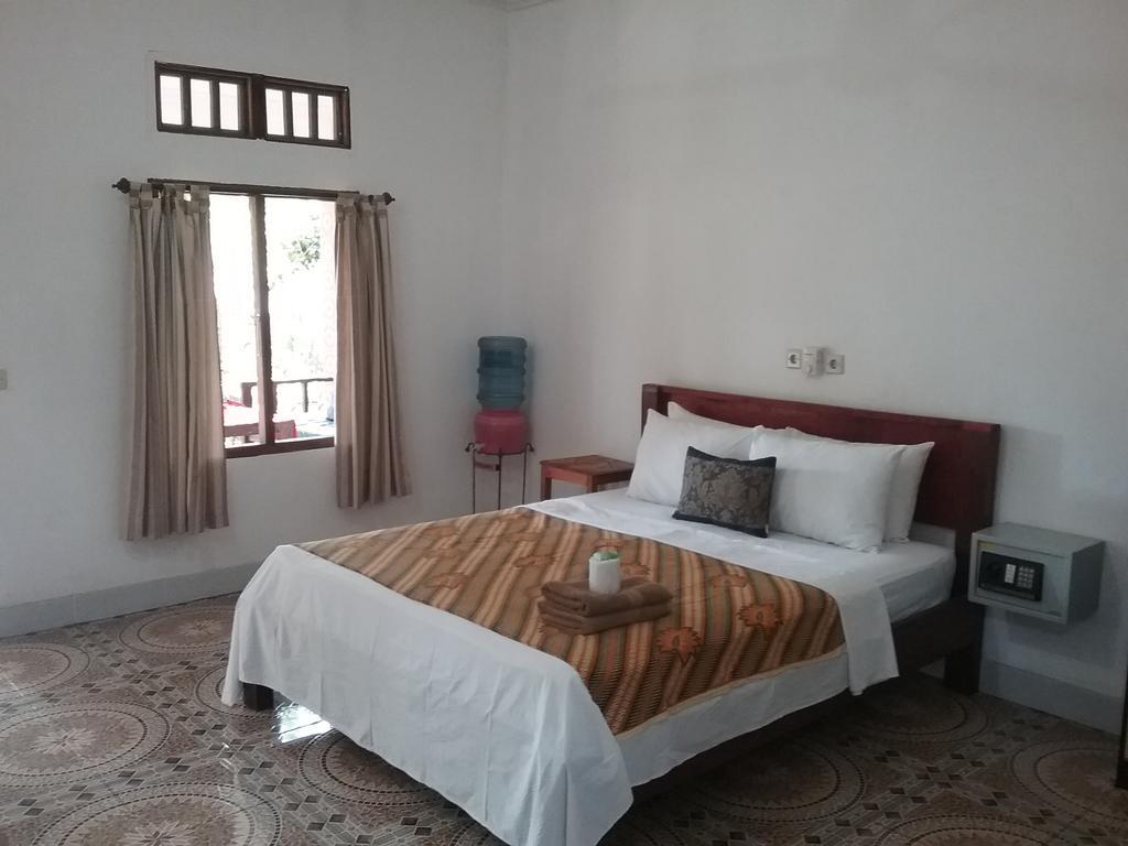 Putri Homestay Gili Meno Exterior foto